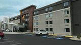 <b>La Quinta Inn & Suites Portland Exterior</b>. Images powered by <a href="https://iceportal.shijigroup.com/" title="IcePortal" target="_blank">IcePortal</a>.