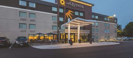 La Quinta Inn & Suites Portland Exterior