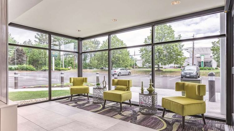 La Quinta Inn & Suites Salem Lobby