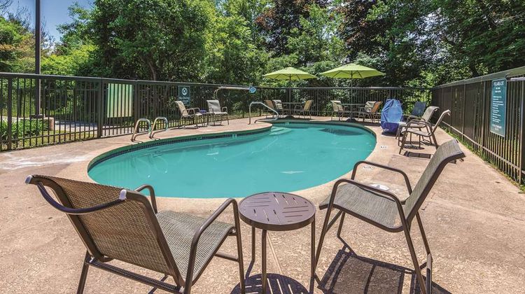 La Quinta Inn & Suites Salem Pool