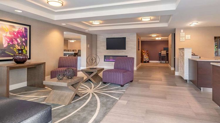 La Quinta Inn & Suites Salem Lobby