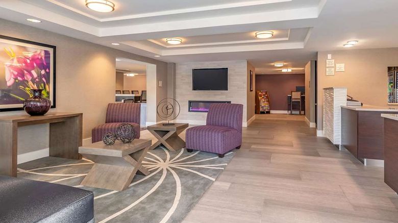 <b>La Quinta Inn & Suites Salem Lobby</b>. Images powered by <a href="https://iceportal.shijigroup.com/" title="IcePortal" target="_blank">IcePortal</a>.