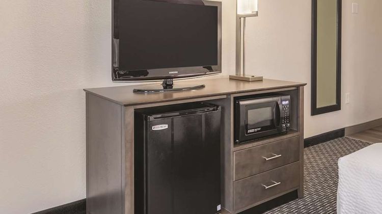 La Quinta Inn & Suites Salem Room
