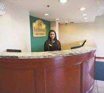 La Quinta Inn & Suites Stamford Lobby