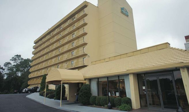 La Quinta Inn & Suites Stamford Exterior