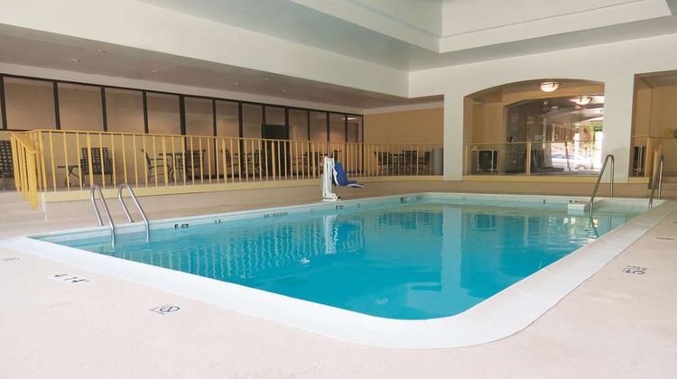 La Quinta Inn & Suites Stamford Pool