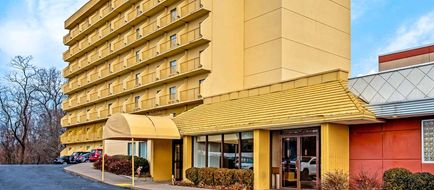 La Quinta Inn & Suites Stamford Exterior