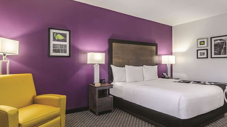 La Quinta Inn & Suites Providence Arpt Room