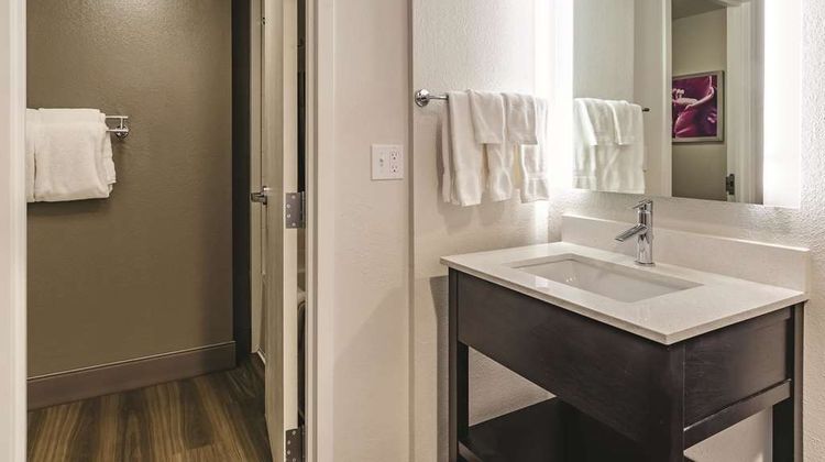 La Quinta Inn & Suites Providence Arpt Suite