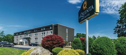 La Quinta Inn & Suites Providence Arpt Exterior