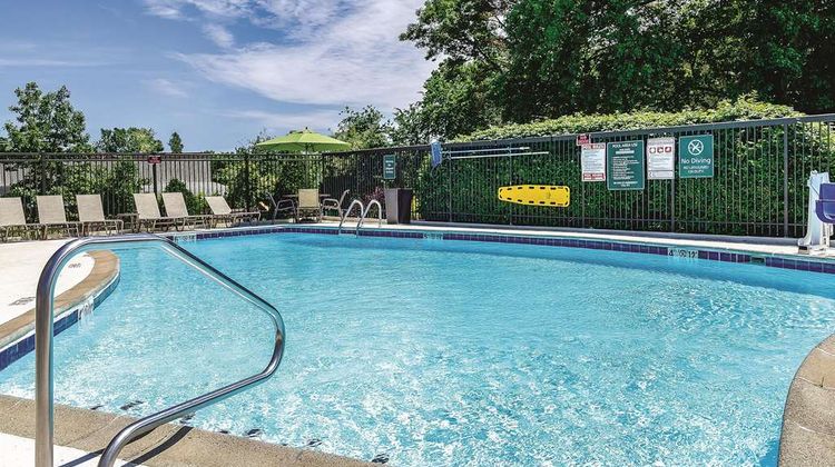 La Quinta Inn & Suites Providence Arpt Pool