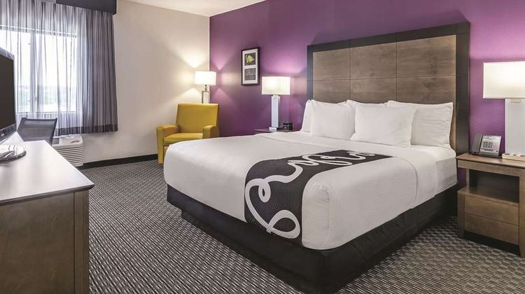 La Quinta Inn & Suites Providence Arpt Room