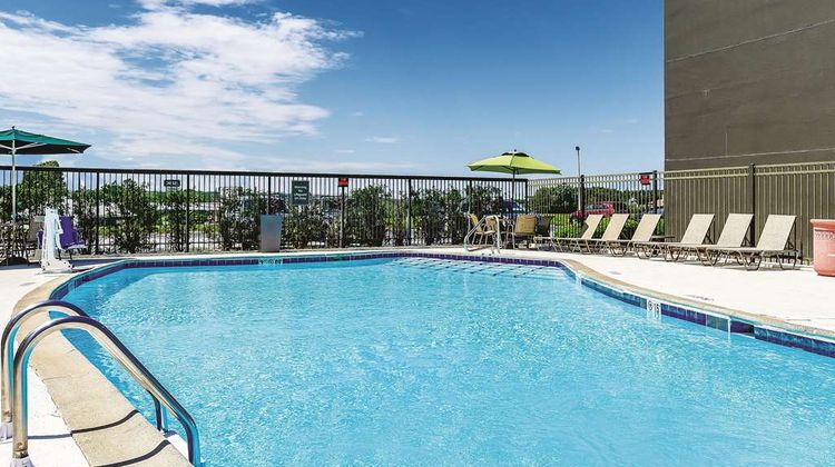 La Quinta Inn & Suites Providence Arpt Pool