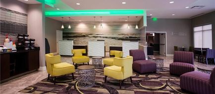 La Quinta Inn & Suites Virginia Beach Lobby