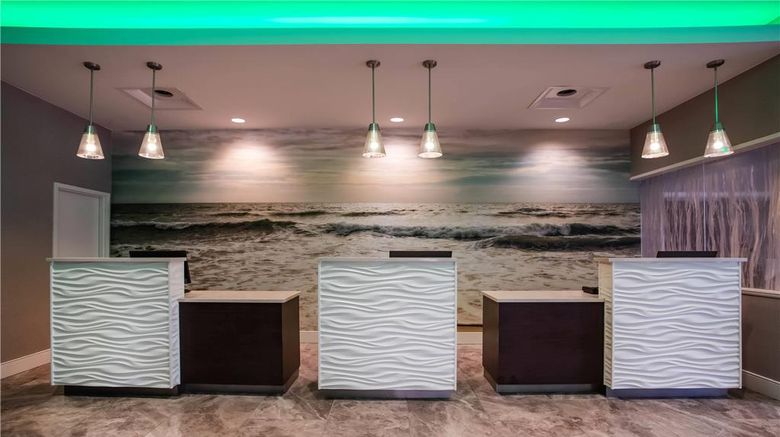 <b>La Quinta Inn & Suites Virginia Beach Lobby</b>. Images powered by <a href="https://iceportal.shijigroup.com/" title="IcePortal" target="_blank">IcePortal</a>.