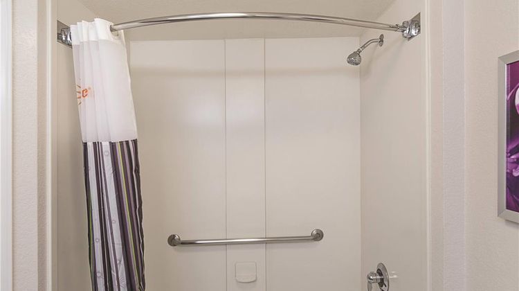 La Quinta Inn & Suites Virginia Beach Room