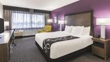 <b>La Quinta Inn & Suites Virginia Beach Room</b>. Images powered by <a href="https://iceportal.shijigroup.com/" title="IcePortal" target="_blank">IcePortal</a>.