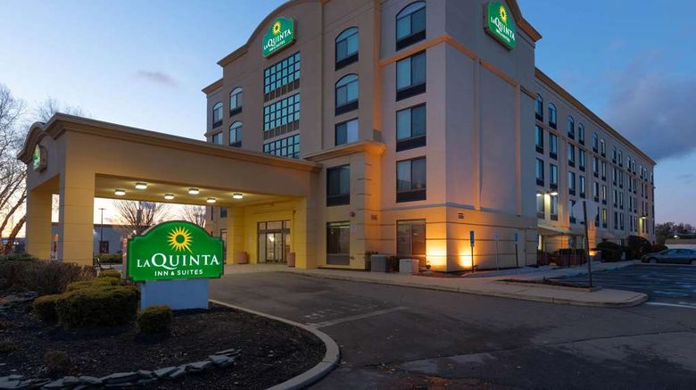 <b>La Quinta Inn & Suites Garden City Exterior</b>. Images powered by <a href="https://iceportal.shijigroup.com/" title="IcePortal" target="_blank">IcePortal</a>.