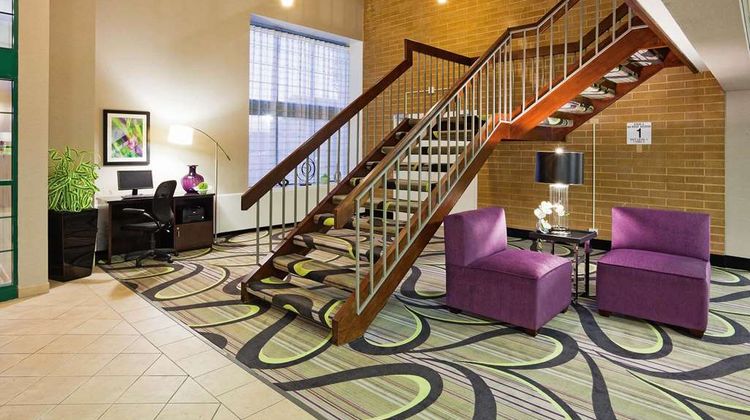 La Quinta Inn Oshkosh Lobby