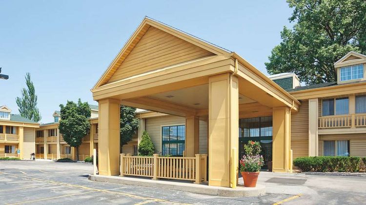 La Quinta Inn Oshkosh Exterior