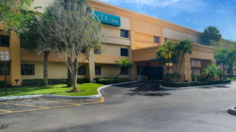 <b>La Quinta Inn Ft Lauderdale Tamarac East Exterior</b>. Images powered by <a href="https://iceportal.shijigroup.com/" title="IcePortal" target="_blank">IcePortal</a>.