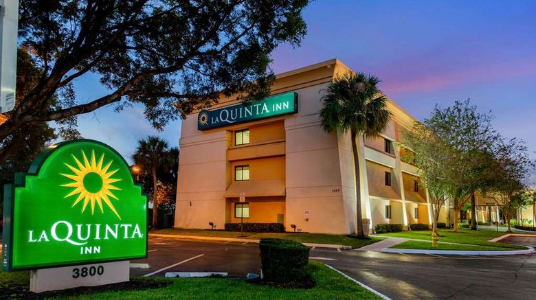 <b>La Quinta Inn Ft Lauderdale Tamarac East Exterior</b>. Images powered by <a href="https://iceportal.shijigroup.com/" title="IcePortal" target="_blank">IcePortal</a>.