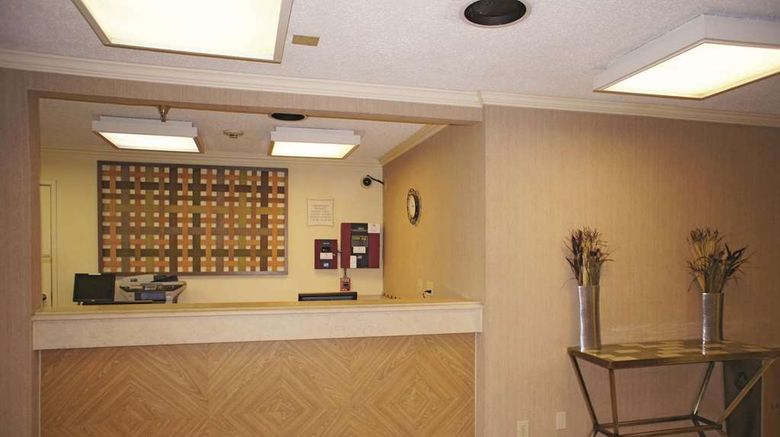 <b>La Quinta Inn Tampa Southeast/Brandon Lobby</b>. Images powered by <a href="https://iceportal.shijigroup.com/" title="IcePortal" target="_blank">IcePortal</a>.