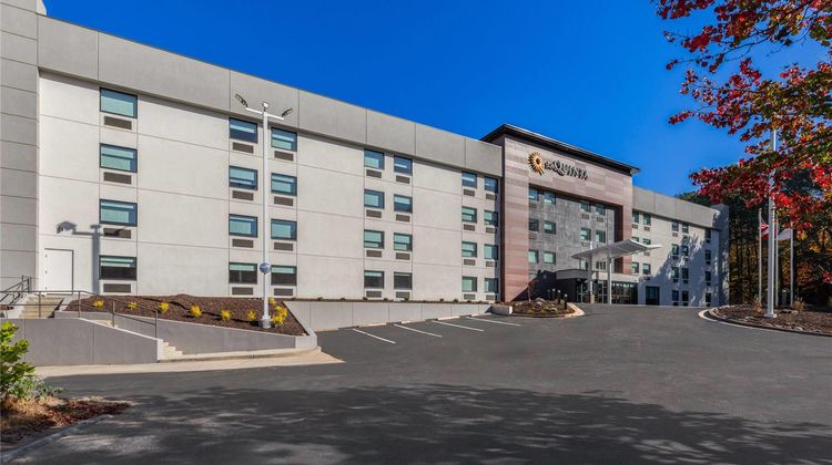 La Quinta Inn & Suites Atlanta Roswell Exterior