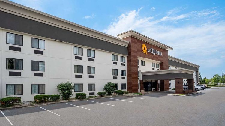 La Quinta Inn Indianapolis Airport Exterior