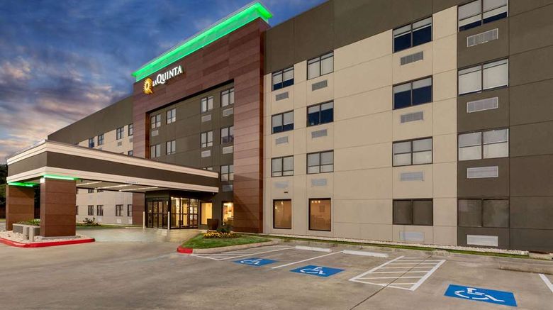 <b>La Quinta Inn Houston Northwest Exterior</b>. Images powered by <a href="https://iceportal.shijigroup.com/" title="IcePortal" target="_blank">IcePortal</a>.