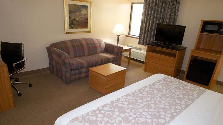 <b>Days Inn by Wyndham Pleasant Prairie Kenosha Room</b>. Images powered by <a href="https://iceportal.shijigroup.com/" title="IcePortal" target="_blank">IcePortal</a>.