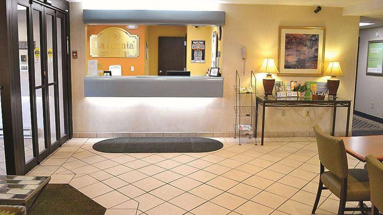 Days Inn by Wyndham Pleasant Prairie Kenosha Lobby