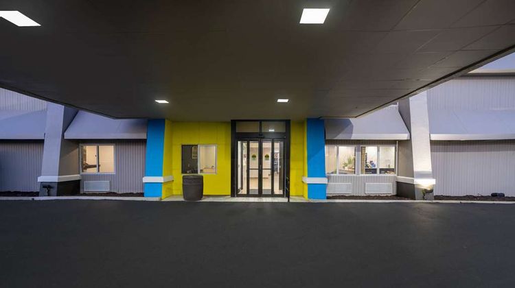 Days Inn by Wyndham Pleasant Prairie Kenosha Exterior