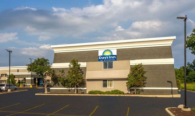 Days Inn by Wyndham Pleasant Prairie Kenosha Exterior