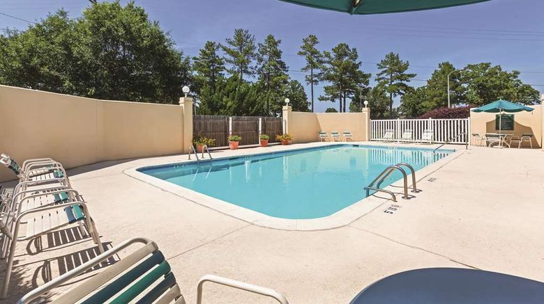 <b>La Quinta Inn Little Rock N McCain Mall Pool</b>. Images powered by <a href="https://iceportal.shijigroup.com/" title="IcePortal" target="_blank">IcePortal</a>.