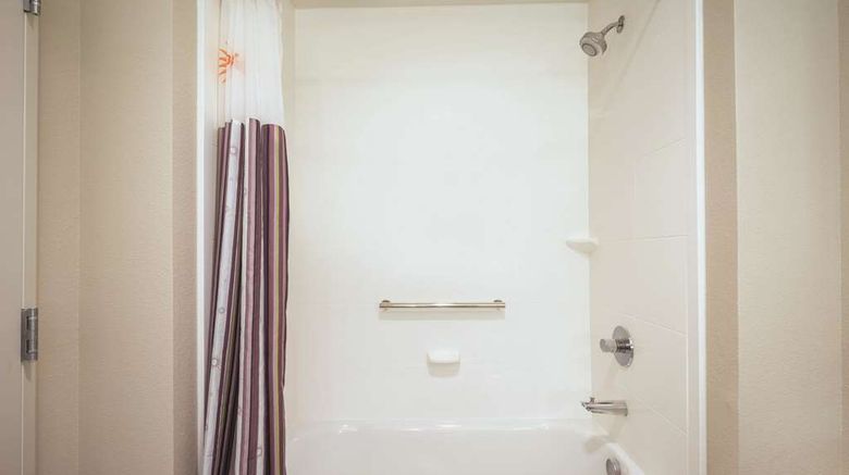 <b>La Quinta Inn Little Rock N McCain Mall Room</b>. Images powered by <a href="https://iceportal.shijigroup.com/" title="IcePortal" target="_blank">IcePortal</a>.