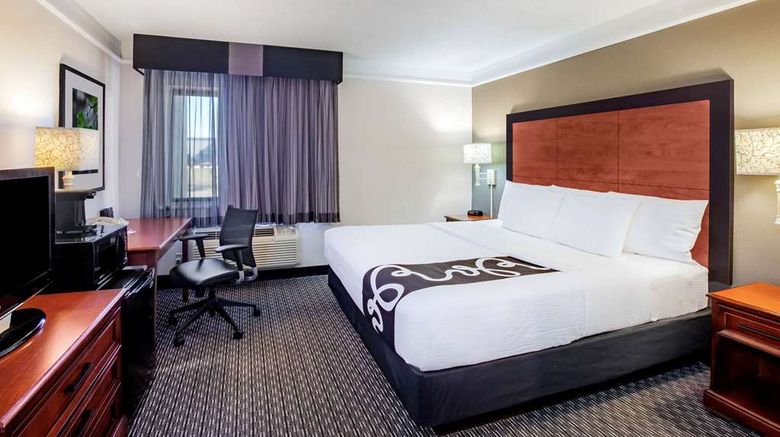 <b>La Quinta Inn Houston Baytown East Room</b>. Images powered by <a href="https://iceportal.shijigroup.com/" title="IcePortal" target="_blank">IcePortal</a>.