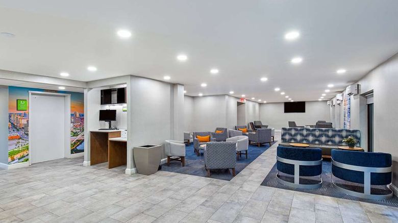<b>La Quinta Inn & Suites Nashville Airport Lobby</b>. Images powered by <a href="https://iceportal.shijigroup.com/" title="IcePortal" target="_blank">IcePortal</a>.