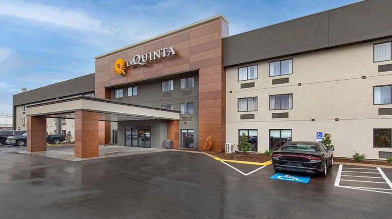 <b>La Quinta Inn & Suites Nashville Airport Exterior</b>. Images powered by <a href="https://iceportal.shijigroup.com/" title="IcePortal" target="_blank">IcePortal</a>.