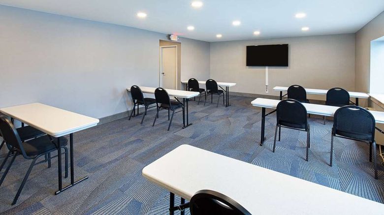 <b>La Quinta Inn & Suites Nashville Airport Meeting</b>. Images powered by <a href="https://iceportal.shijigroup.com/" title="IcePortal" target="_blank">IcePortal</a>.