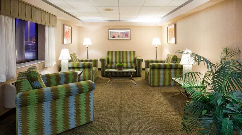 <b>La Quinta Inn Minneapolis Airport Lobby</b>. Images powered by <a href="https://iceportal.shijigroup.com/" title="IcePortal" target="_blank">IcePortal</a>.