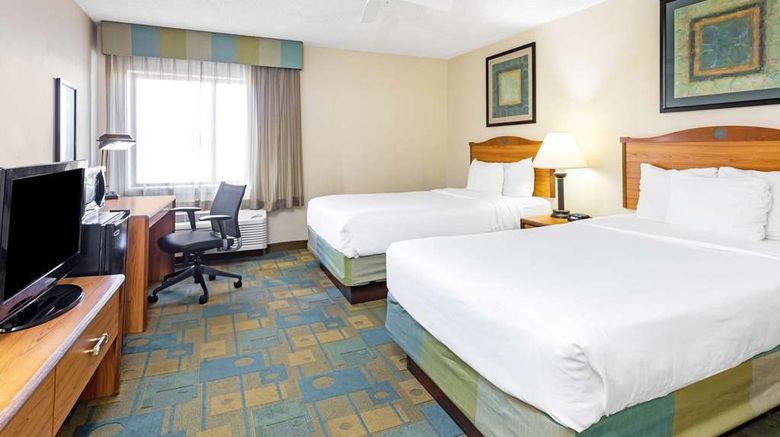 <b>La Quinta Inn & Suites El Paso East Room</b>. Images powered by <a href="https://iceportal.shijigroup.com/" title="IcePortal" target="_blank">IcePortal</a>.