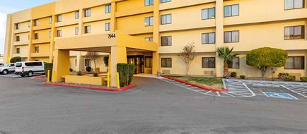 La Quinta Inn & Suites El Paso East Exterior