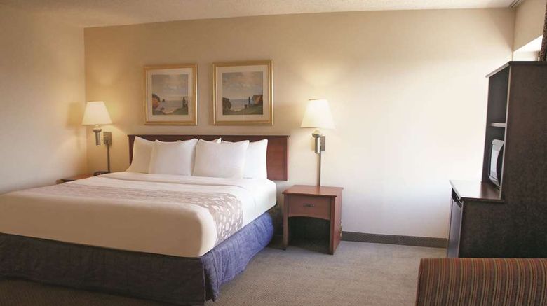 <b>La Quinta Inn El Paso West Room</b>. Images powered by <a href="https://iceportal.shijigroup.com/" title="IcePortal" target="_blank">IcePortal</a>.