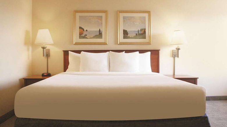 <b>La Quinta Inn El Paso West Room</b>. Images powered by <a href="https://iceportal.shijigroup.com/" title="IcePortal" target="_blank">IcePortal</a>.
