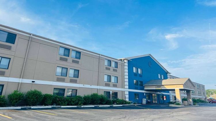AmericInn by Wyndham Glendale Exterior