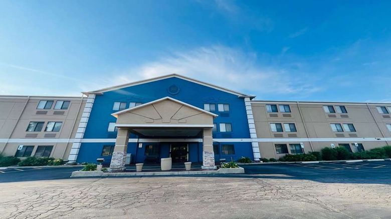 <b>AmericInn by Wyndham Glendale Exterior</b>. Images powered by <a href="https://iceportal.shijigroup.com/" title="IcePortal" target="_blank">IcePortal</a>.