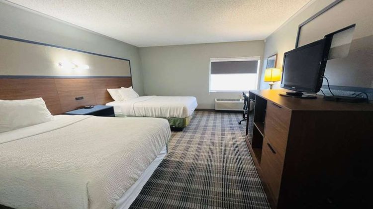 AmericInn by Wyndham Glendale Room