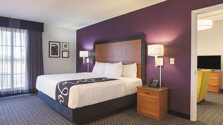 <b>La Quinta Inn Miami Airport East Suite</b>. Images powered by <a href="https://iceportal.shijigroup.com/" title="IcePortal" target="_blank">IcePortal</a>.