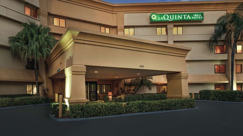 <b>La Quinta Inn Miami Airport East Exterior</b>. Images powered by <a href="https://iceportal.shijigroup.com/" title="IcePortal" target="_blank">IcePortal</a>.